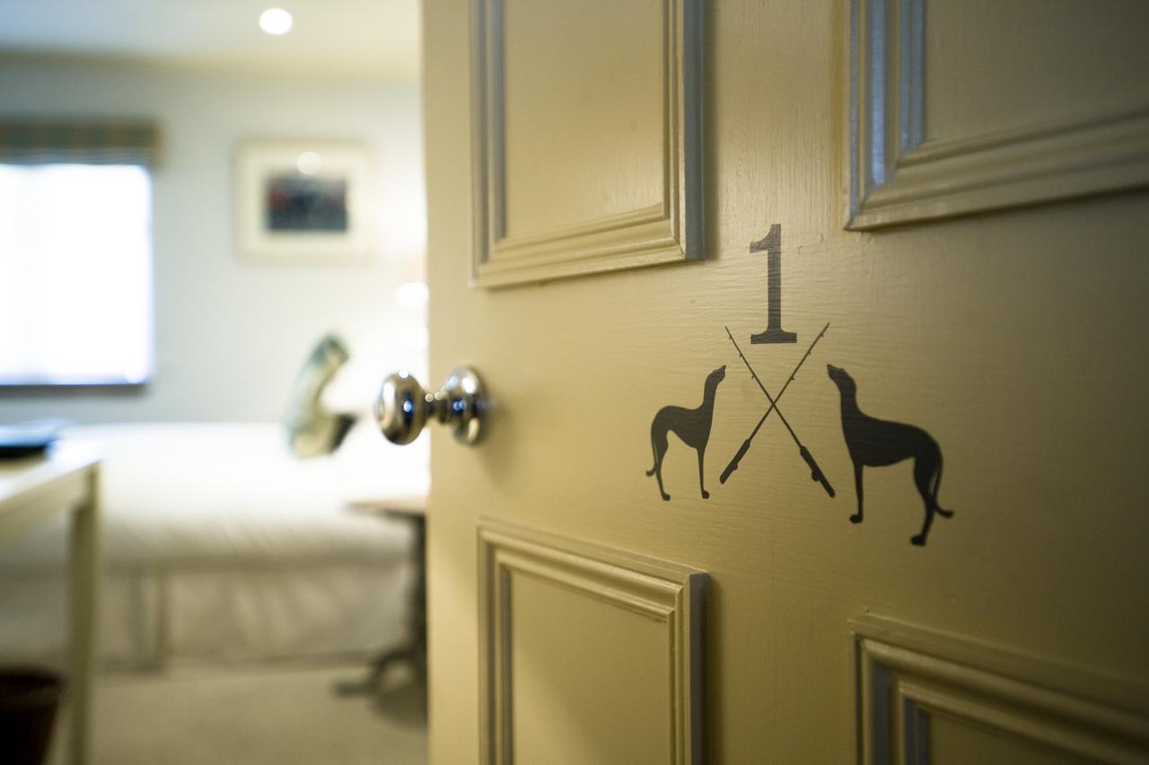 The Greyhound On The Test Hotel Stockbridge  Eksteriør billede